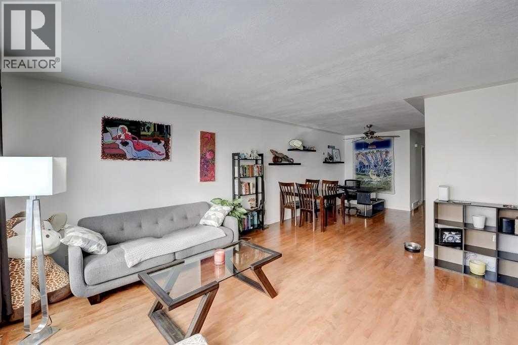 518 54 Avenue SW — photo 2