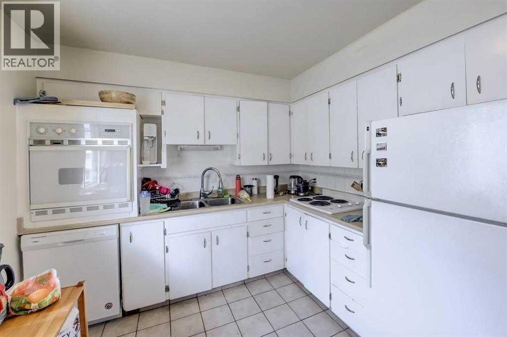 518 54 Avenue SW — photo 5