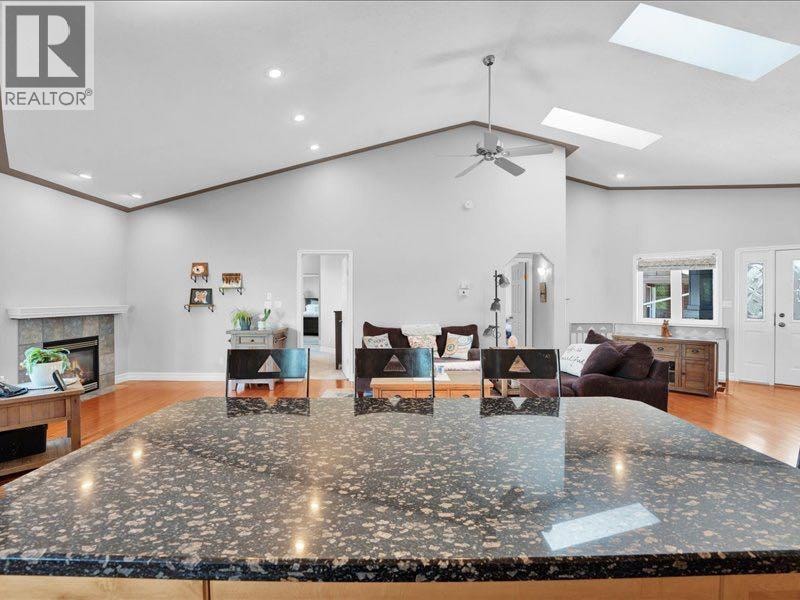 147 Cove Place — photo 18