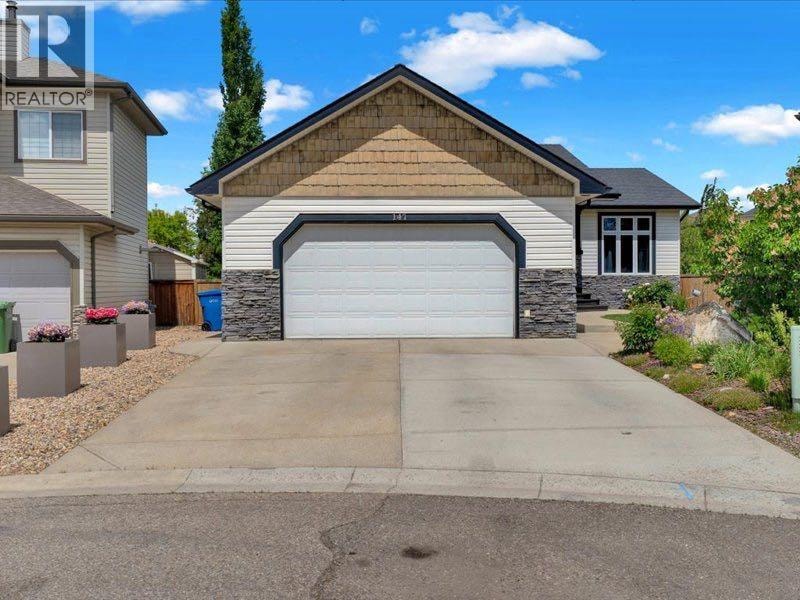 147 Cove Place — photo 2