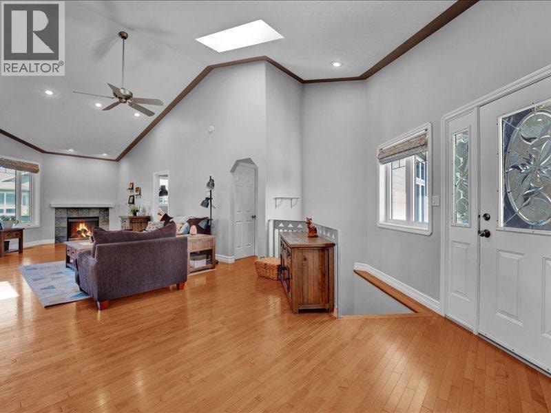 147 Cove Place — photo 4