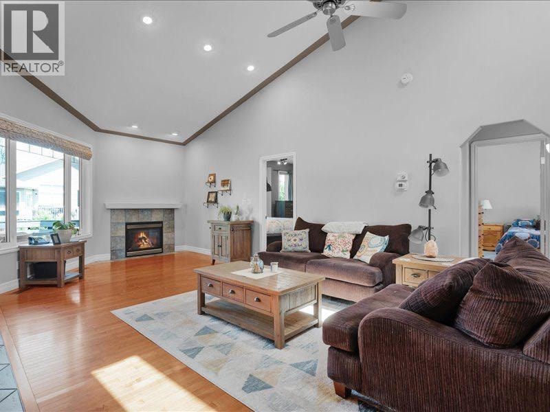 147 Cove Place — photo 7