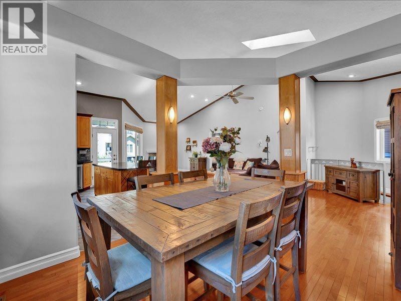 147 Cove Place — photo 11
