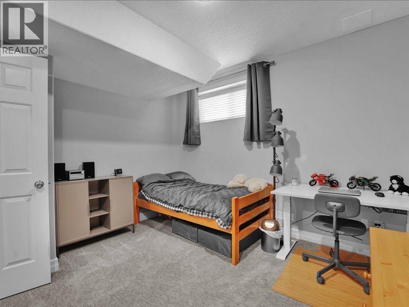 147 Cove Place — photo 36