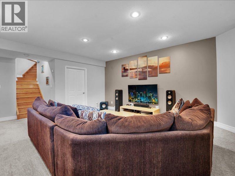 147 Cove Place — photo 31