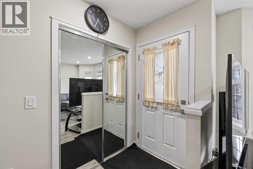 8474 Saddleridge Drive NE — photo 4