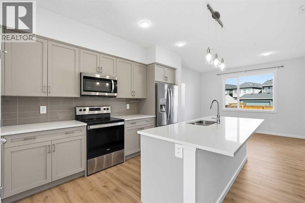 176 Walcrest Boulevard SE — photo 2