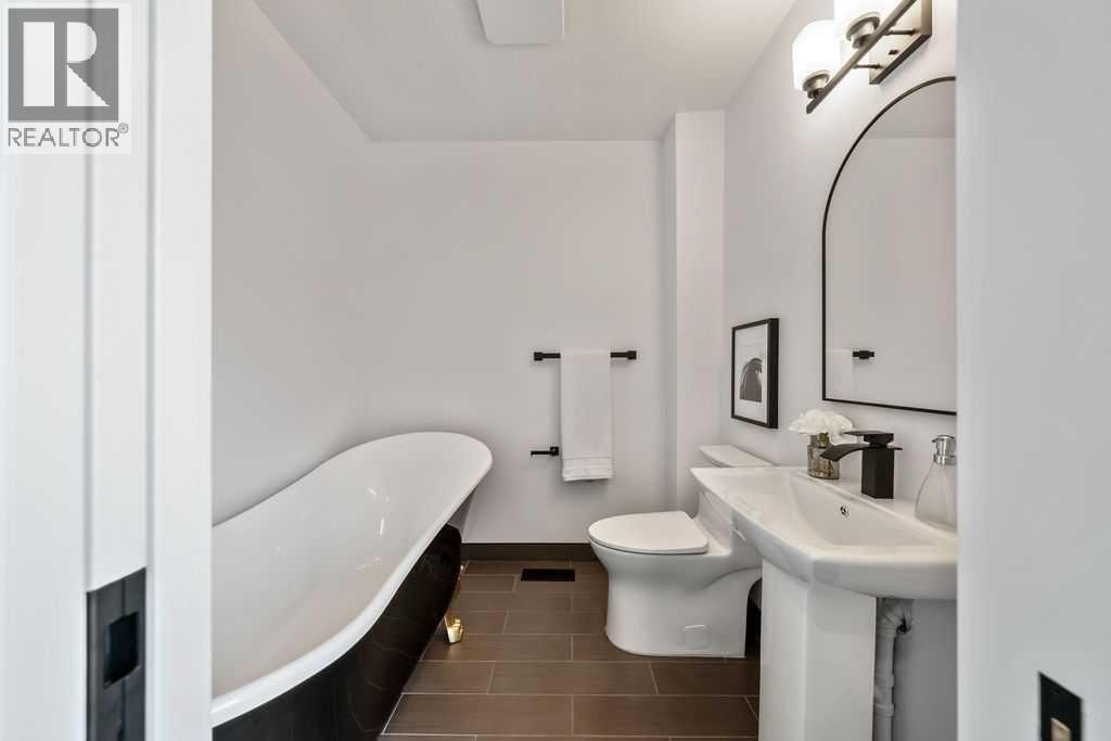 45 25 Avenue SW — photo 22