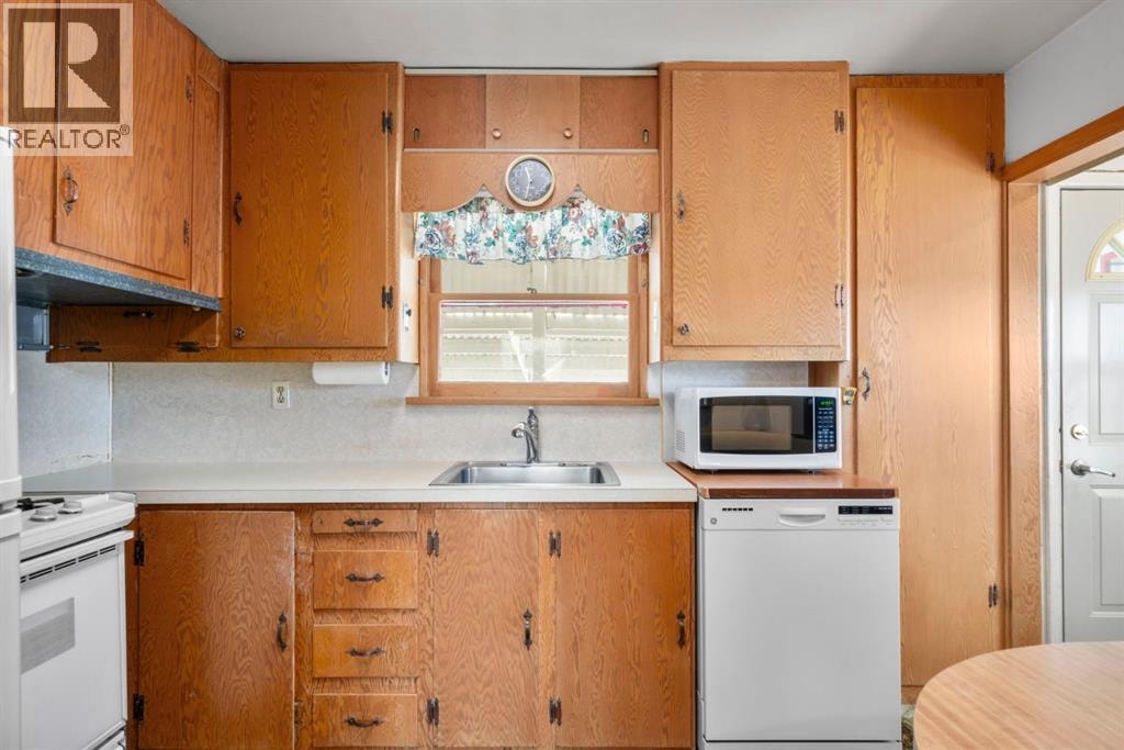 332 Third Street W — photo 12