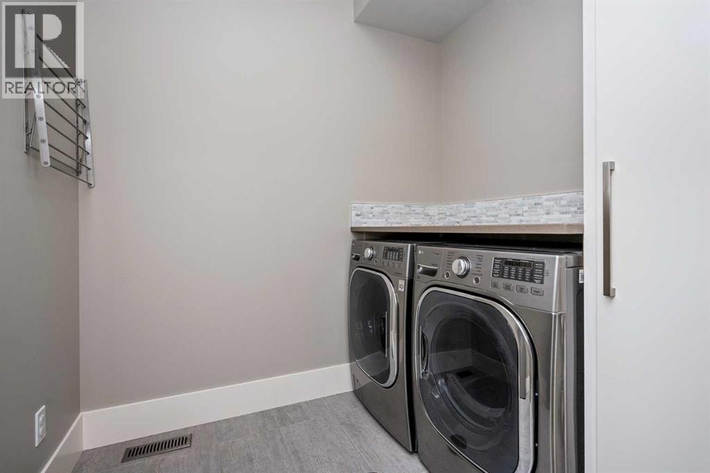 5024 21 Street SW — photo 35