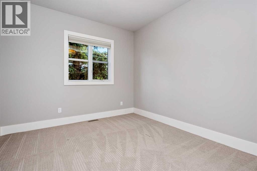 5024 21 Street SW — photo 32