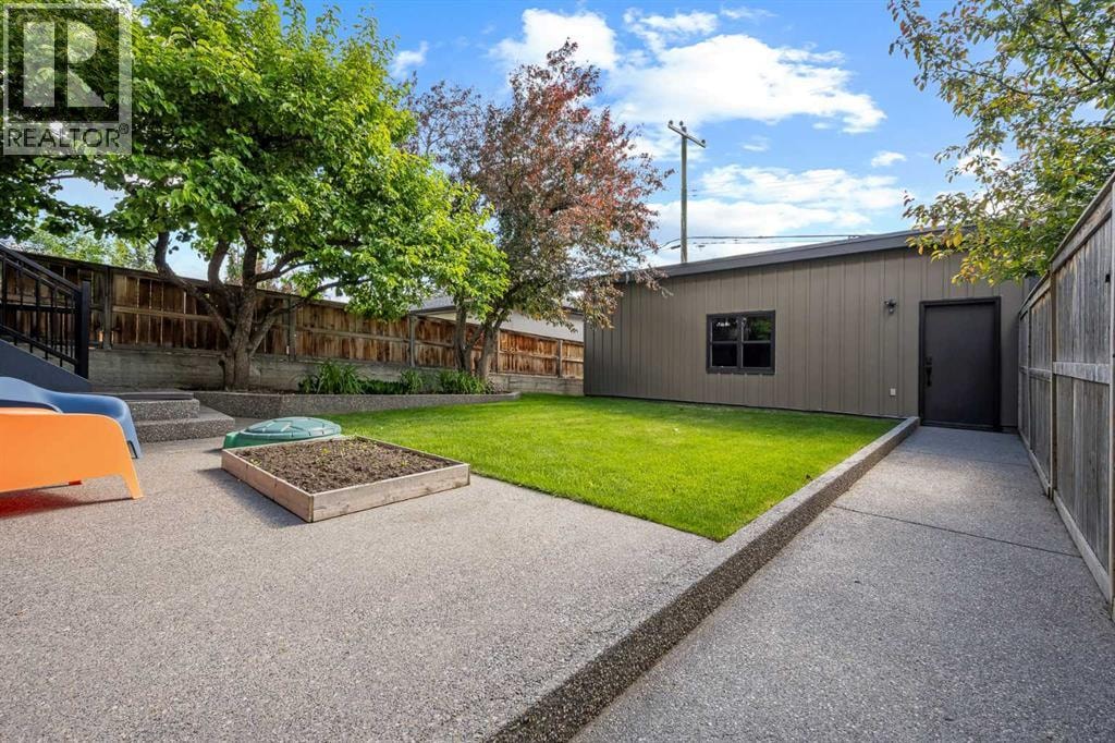 5024 21 Street SW — photo 47