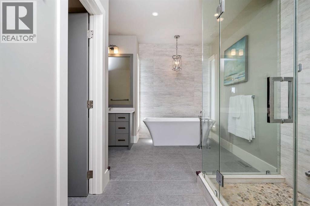 5024 21 Street SW — photo 23