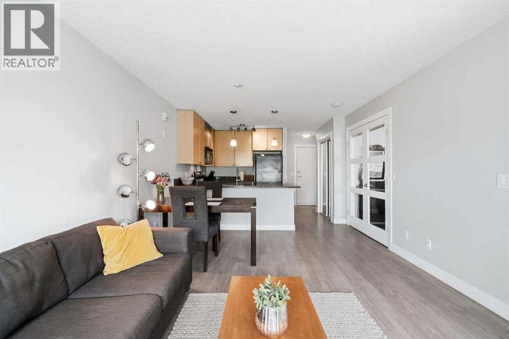 312, 25 Richard Place SW — photo 5