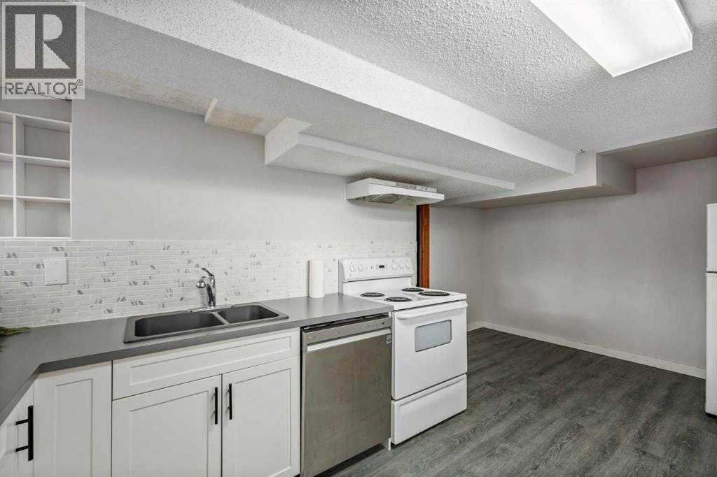 3003 25 Street SW — photo 32