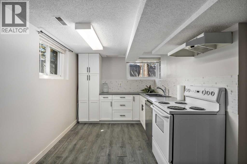 3003 25 Street SW — photo 30