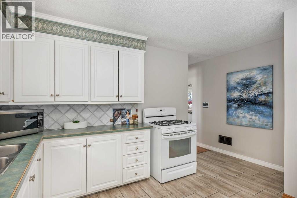 3003 25 Street SW — photo 16