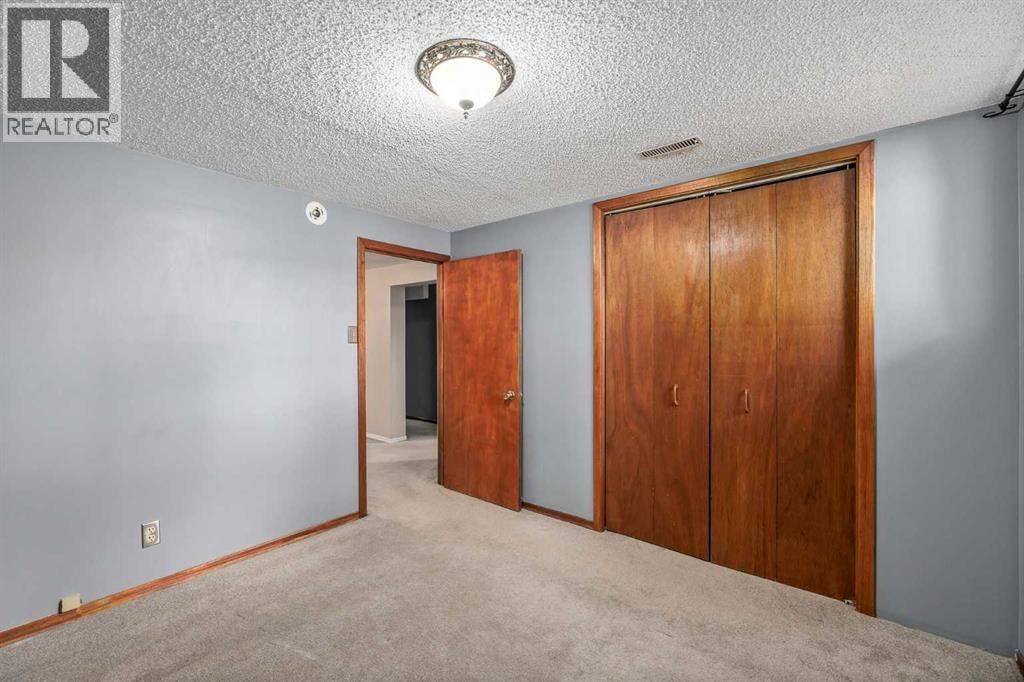 3003 25 Street SW — photo 29
