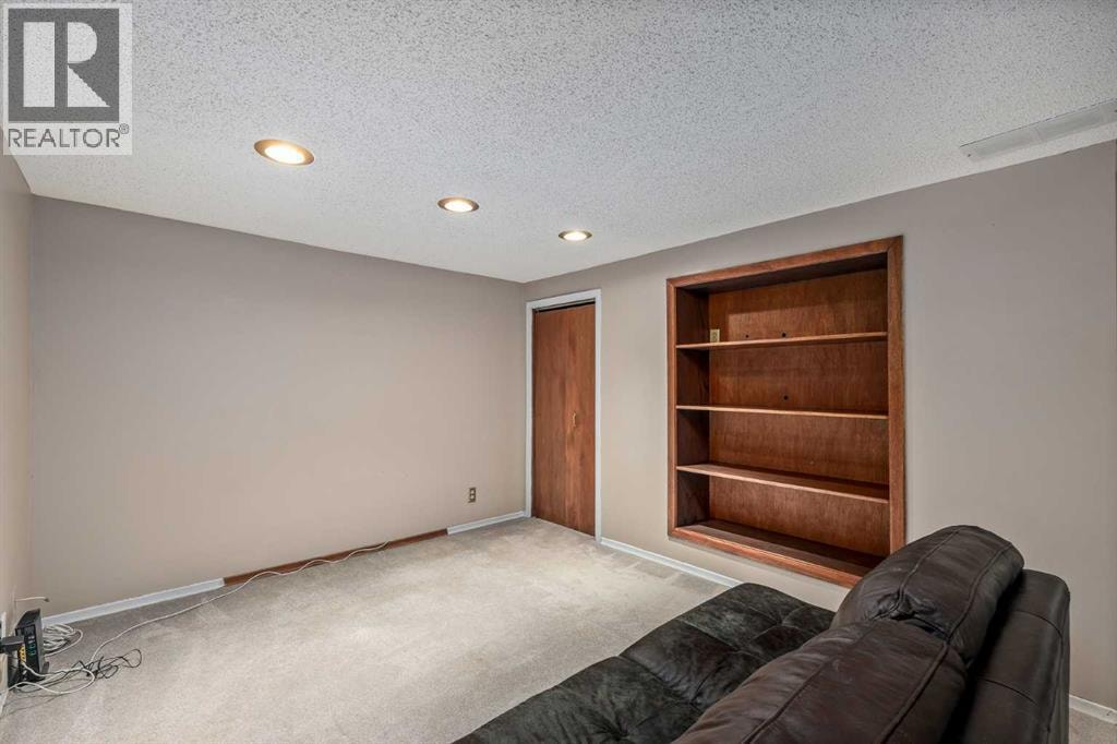 3003 25 Street SW — photo 27