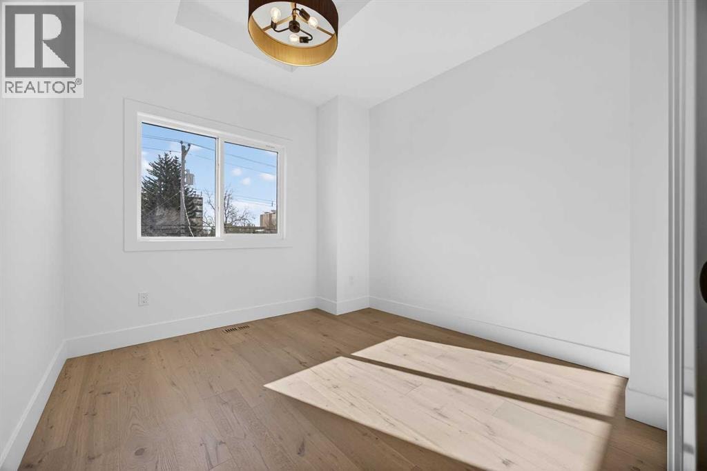 1011 18 Avenue NW — photo 28