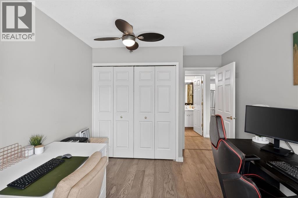 305, 1415 17 Street SE — photo 17