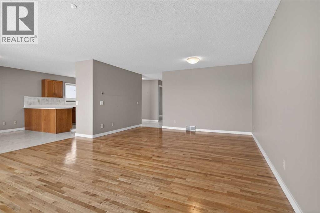 96 Norquay Heights NW — photo 8