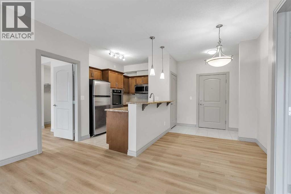 412, 70 Royal Oak Plaza NW — photo 10