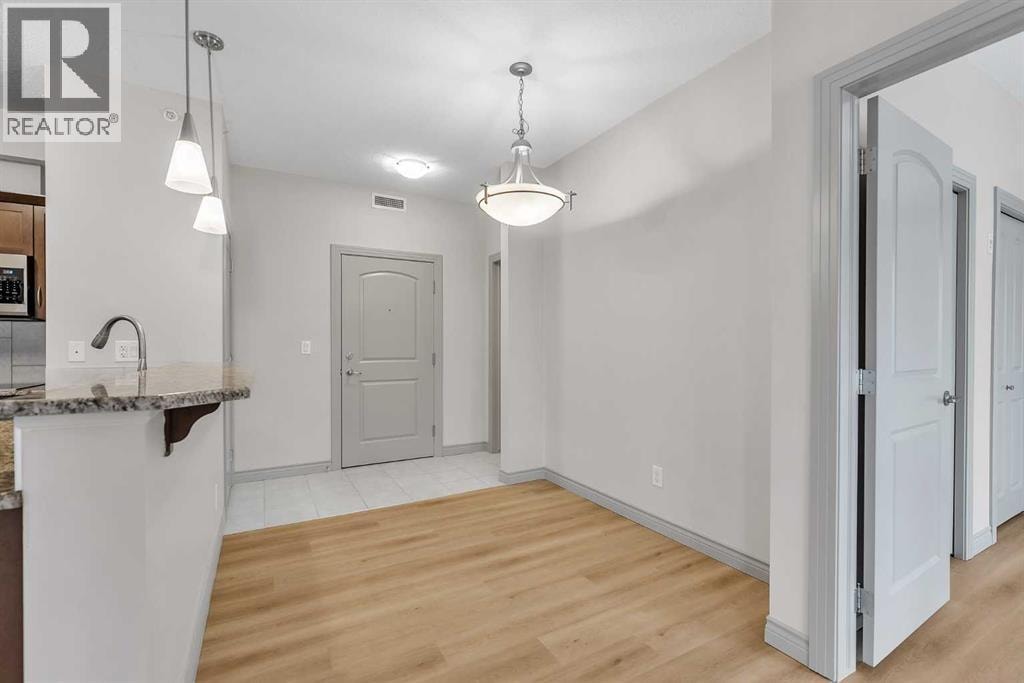 412, 70 Royal Oak Plaza NW — photo 8