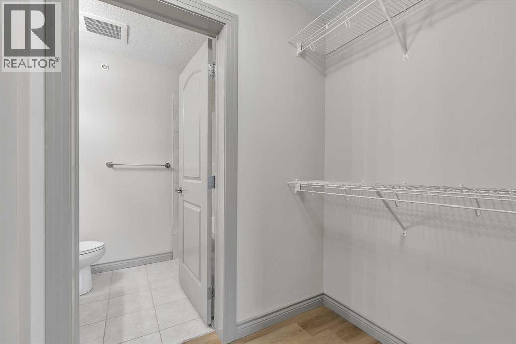 412, 70 Royal Oak Plaza NW — photo 18