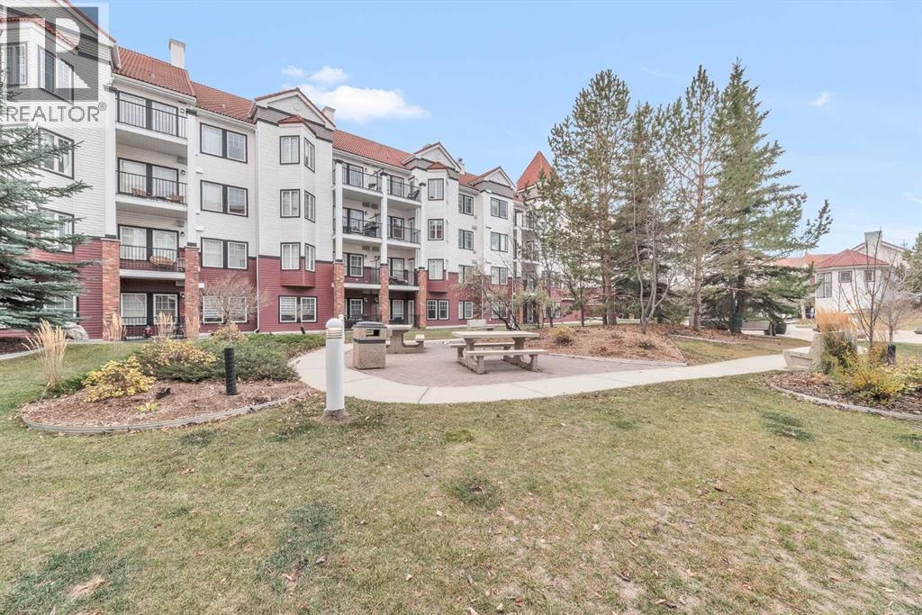412, 70 Royal Oak Plaza NW — photo 36