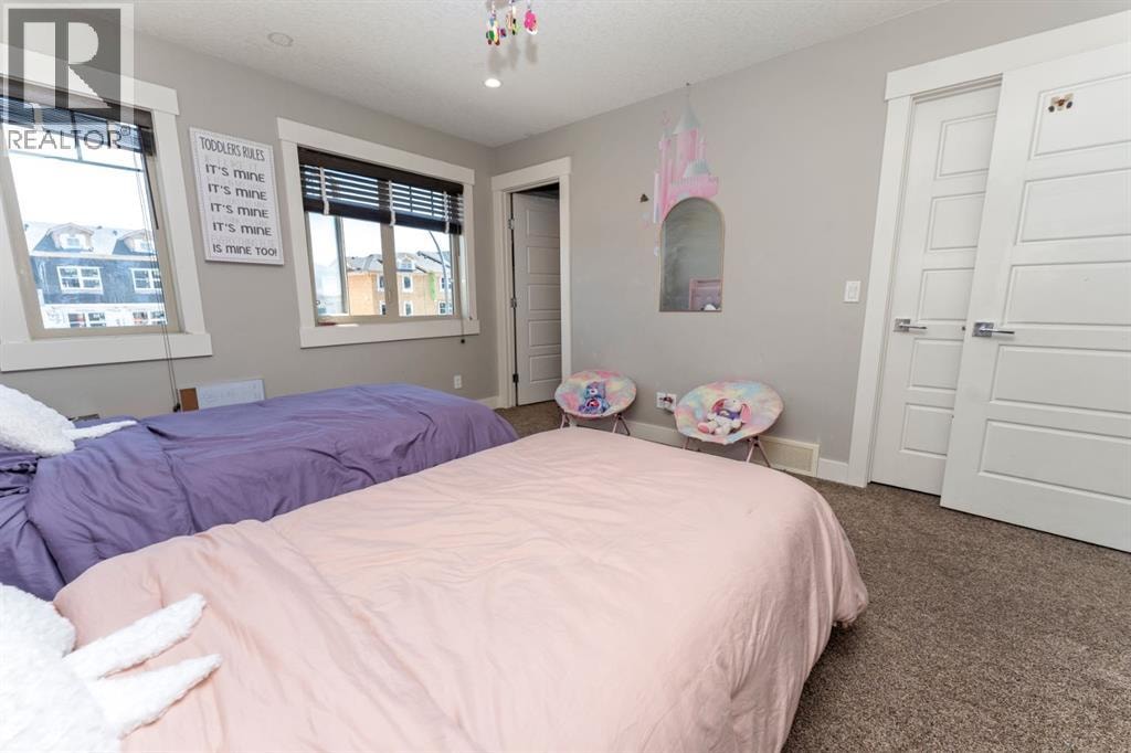 249 Kinniburgh Boulevard — photo 30
