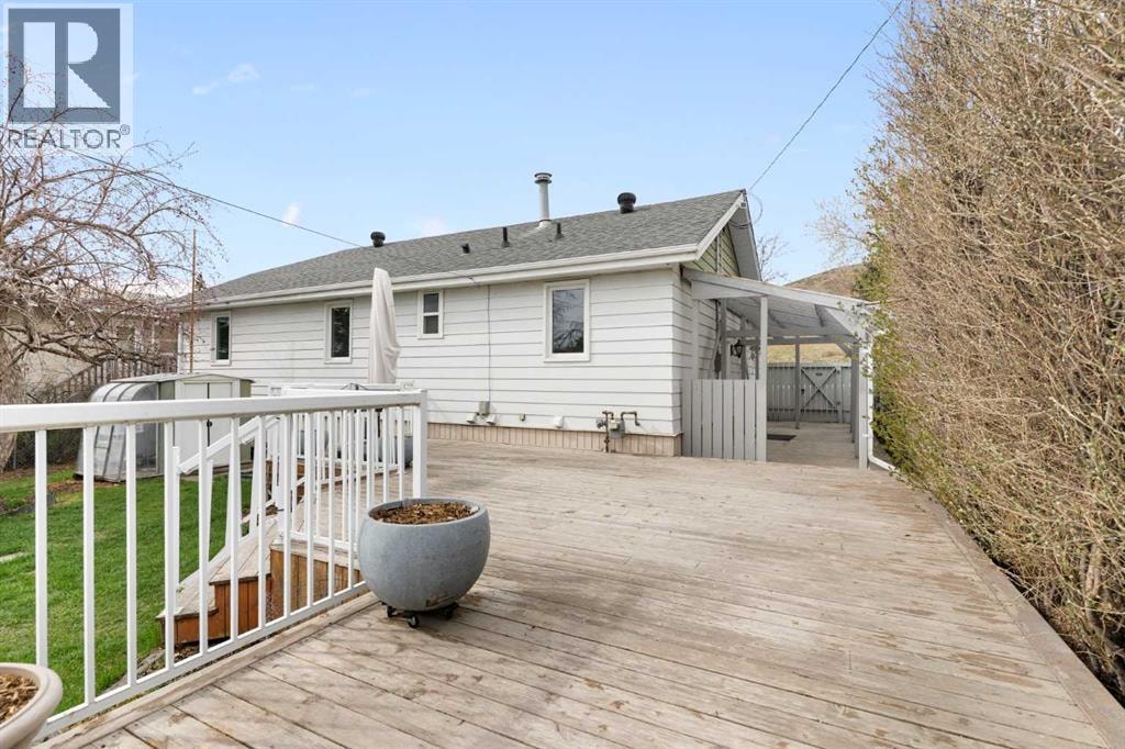 121 Mountain Street — photo 32