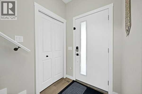 241 Midgrove Mews SW — photo 30