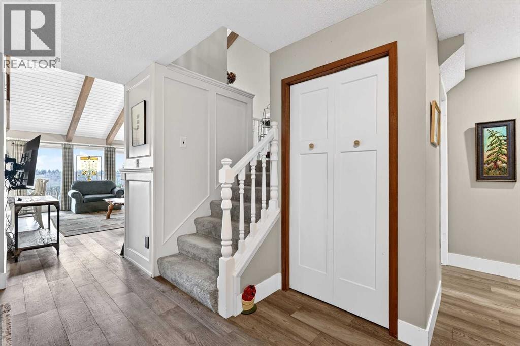 832, 860 Midridge Drive SE — photo 28