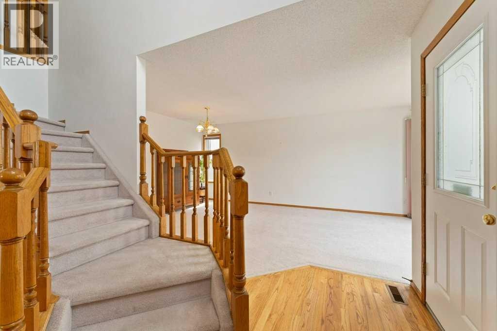 62 Edgebrook Heights NW — photo 4