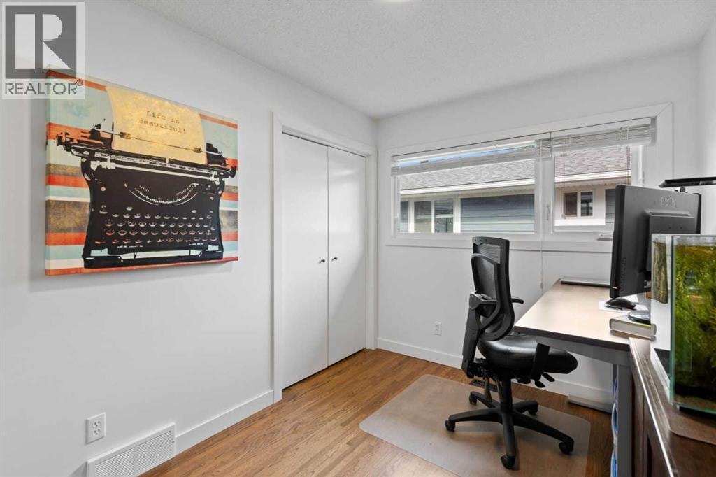 20 Mapleburn Drive SE — photo 20