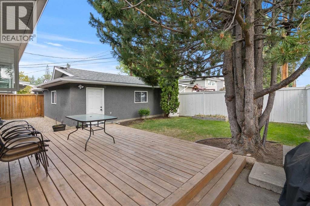 20 Mapleburn Drive SE — photo 38