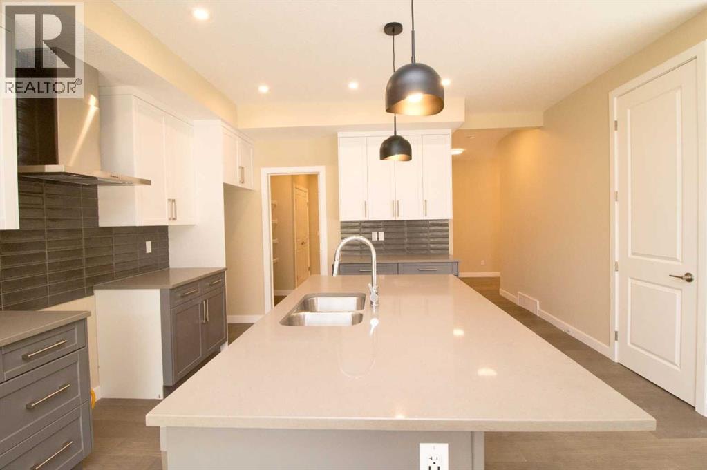 63 Sunrise Heath — photo 8