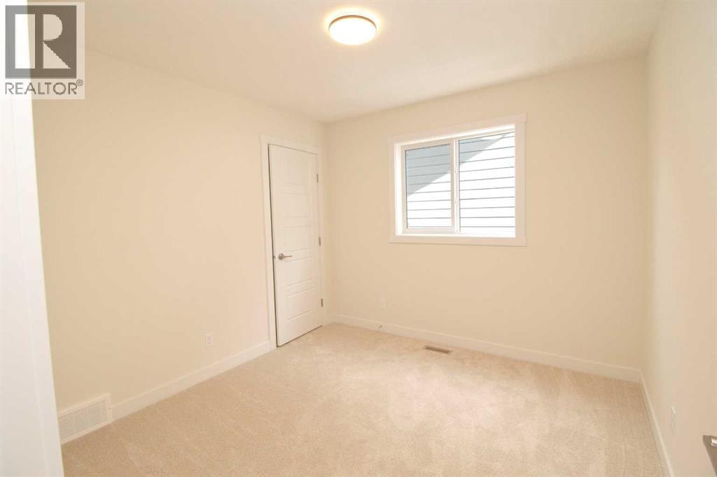 111 Sundown Crescent — photo 17