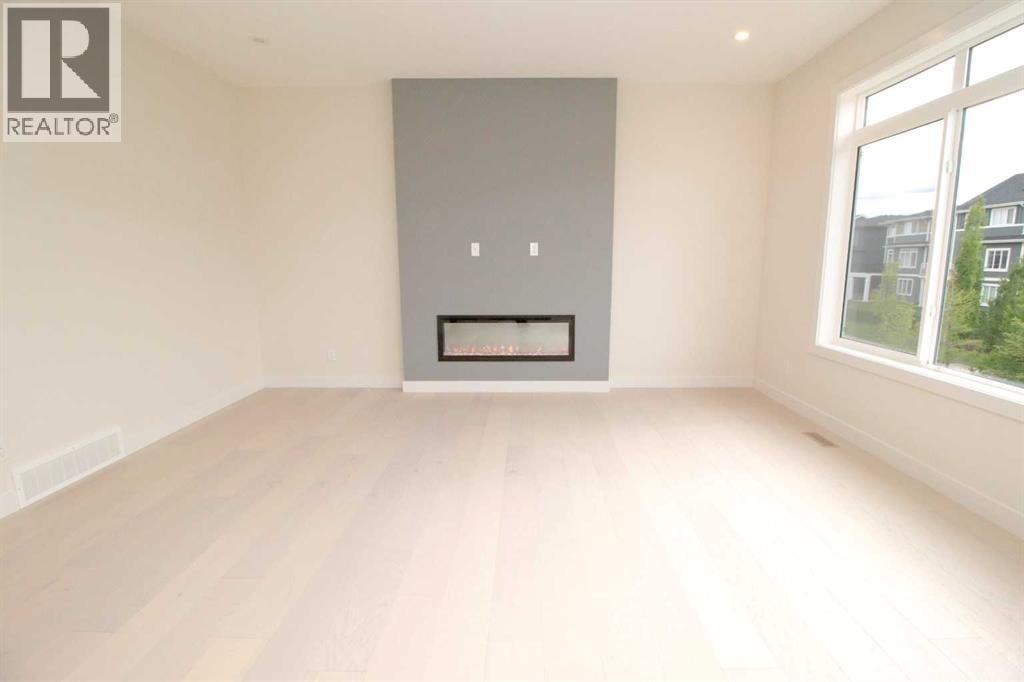 111 Sundown Crescent — photo 6