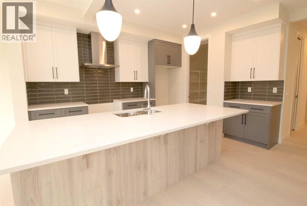 111 Sundown Crescent — photo 3