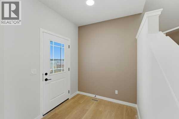 213 Bayview Park SW — photo 2