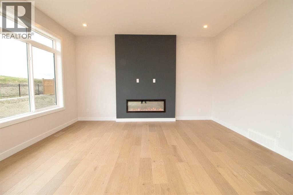 155 Sundown Crescent — photo 4