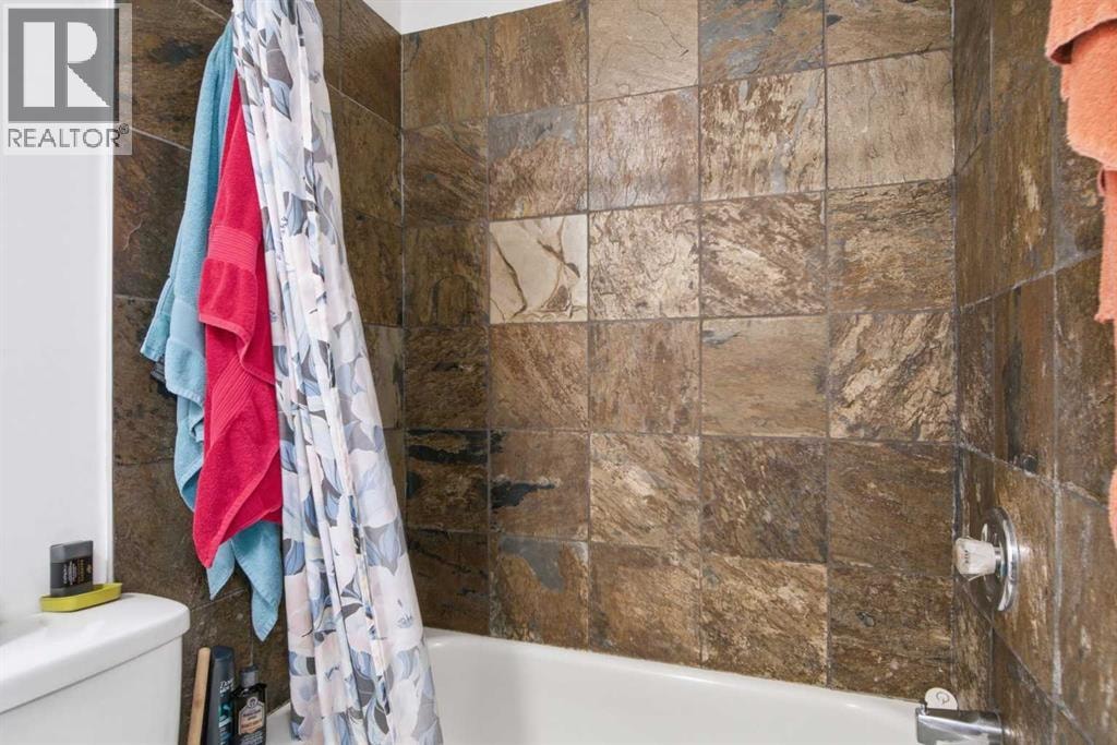 196 Gordon Drive SW — photo 15
