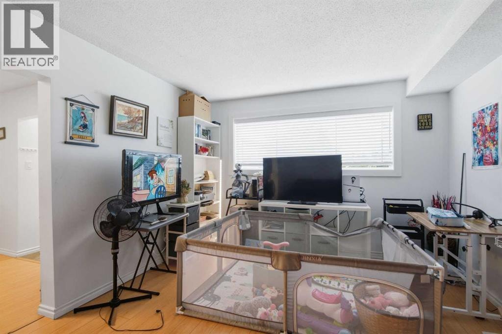 196 Gordon Drive SW — photo 18