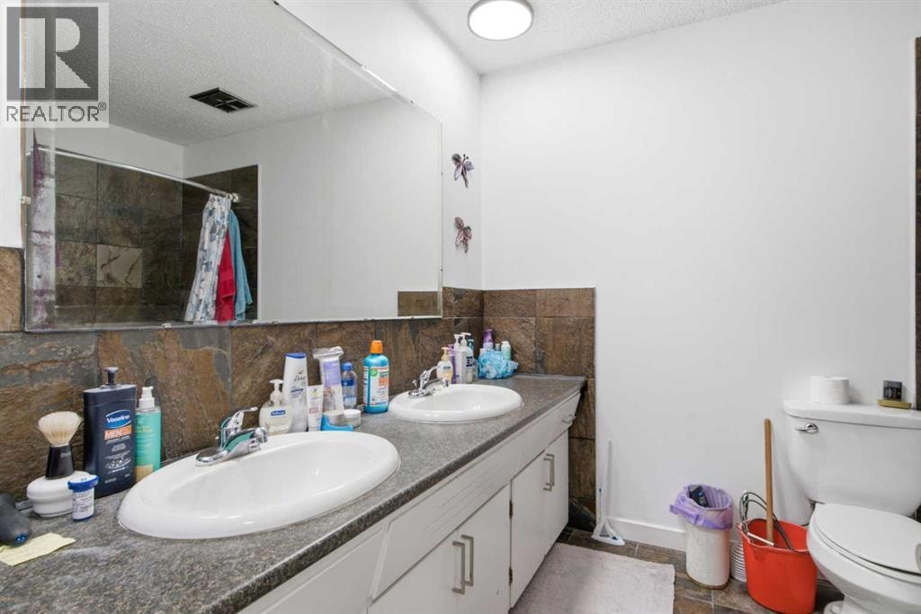 196 Gordon Drive SW — photo 14