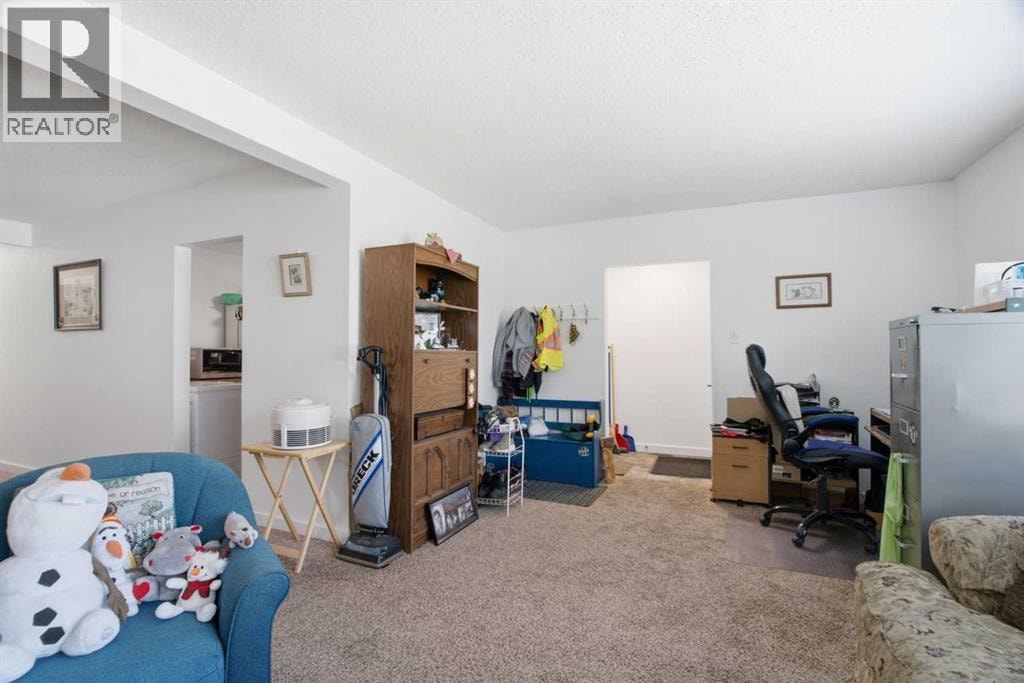 196 Gordon Drive SW — photo 3