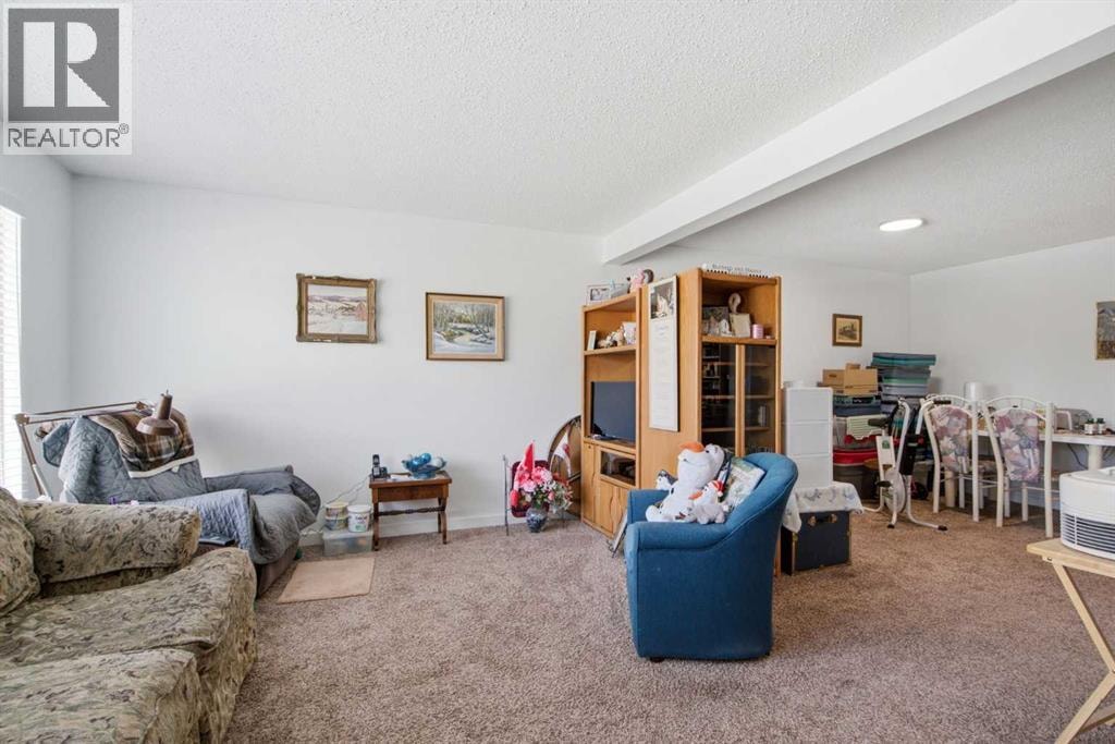 196 Gordon Drive SW — photo 4