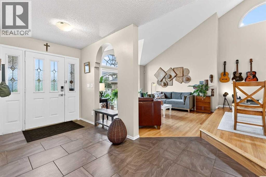 115 Woodpark Terrace SW — photo 3