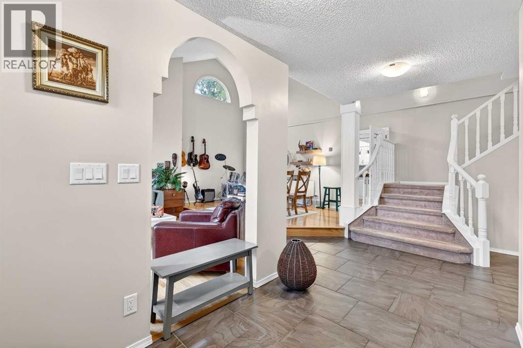 115 Woodpark Terrace SW — photo 4